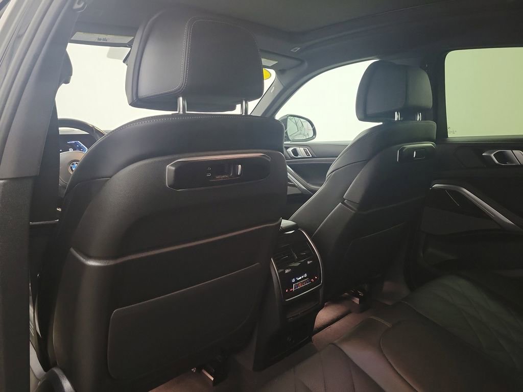 Used 2025 BMW X6 xDrive40i image 15