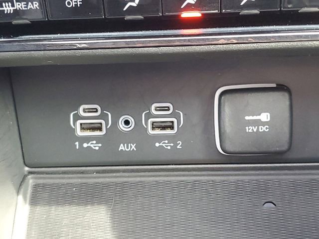 Used 2023 Jeep Grand Cherokee Overland w/ Luxury Tech Group IV image 33