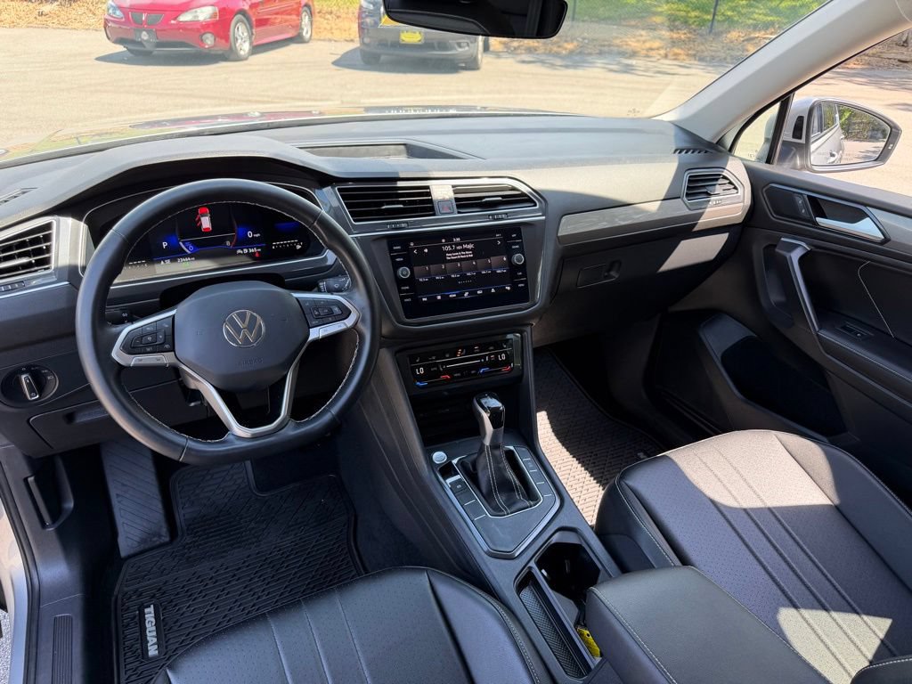 Certified 2023 Volkswagen Tiguan SE FWD image 29