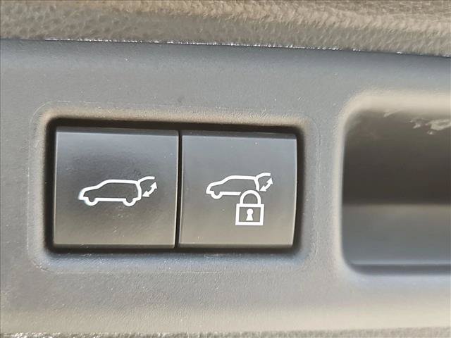 Used 2023 Toyota Sequoia Limited AWD/4WD image 7