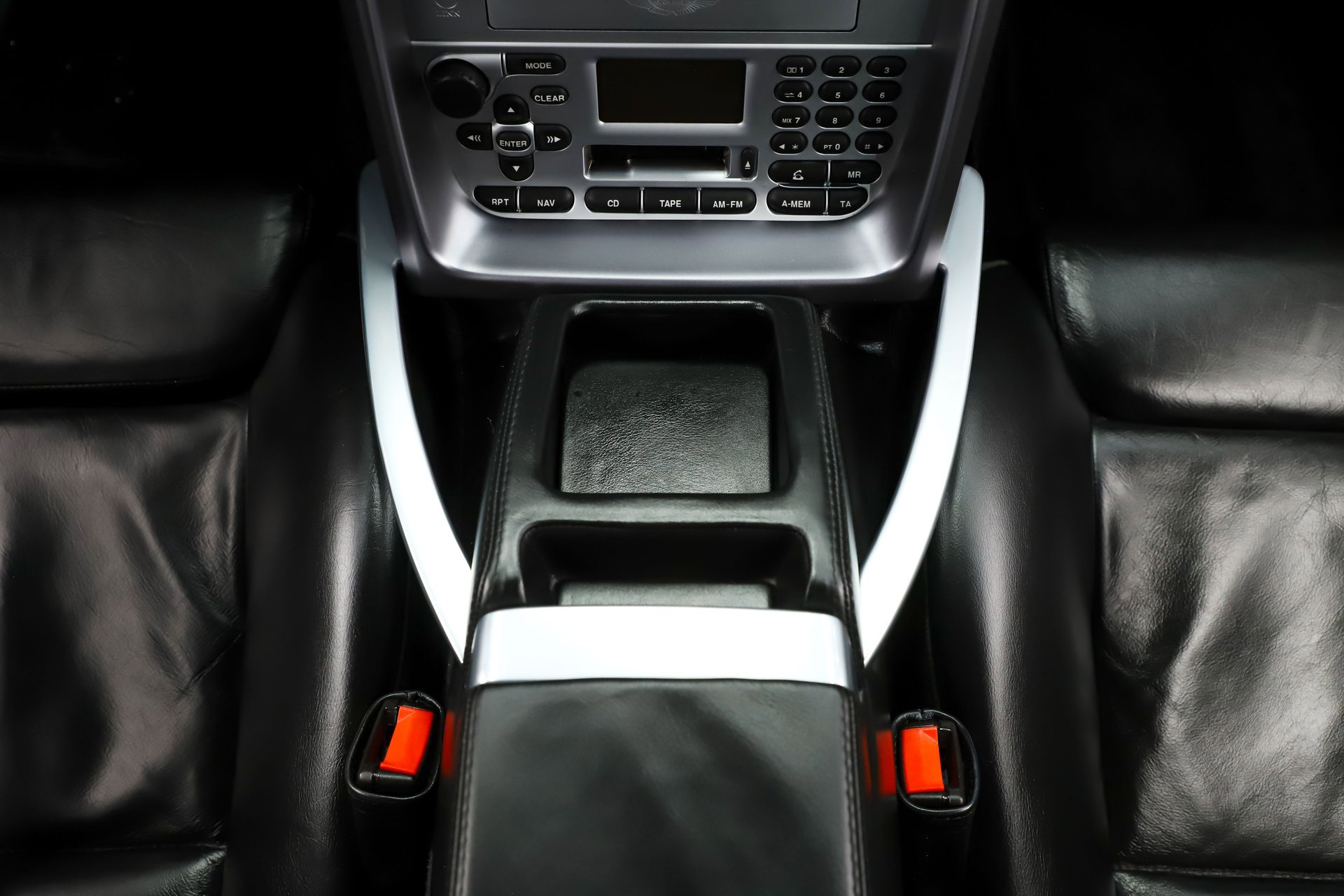 Used 2003 Aston Martin Vanquish image 35