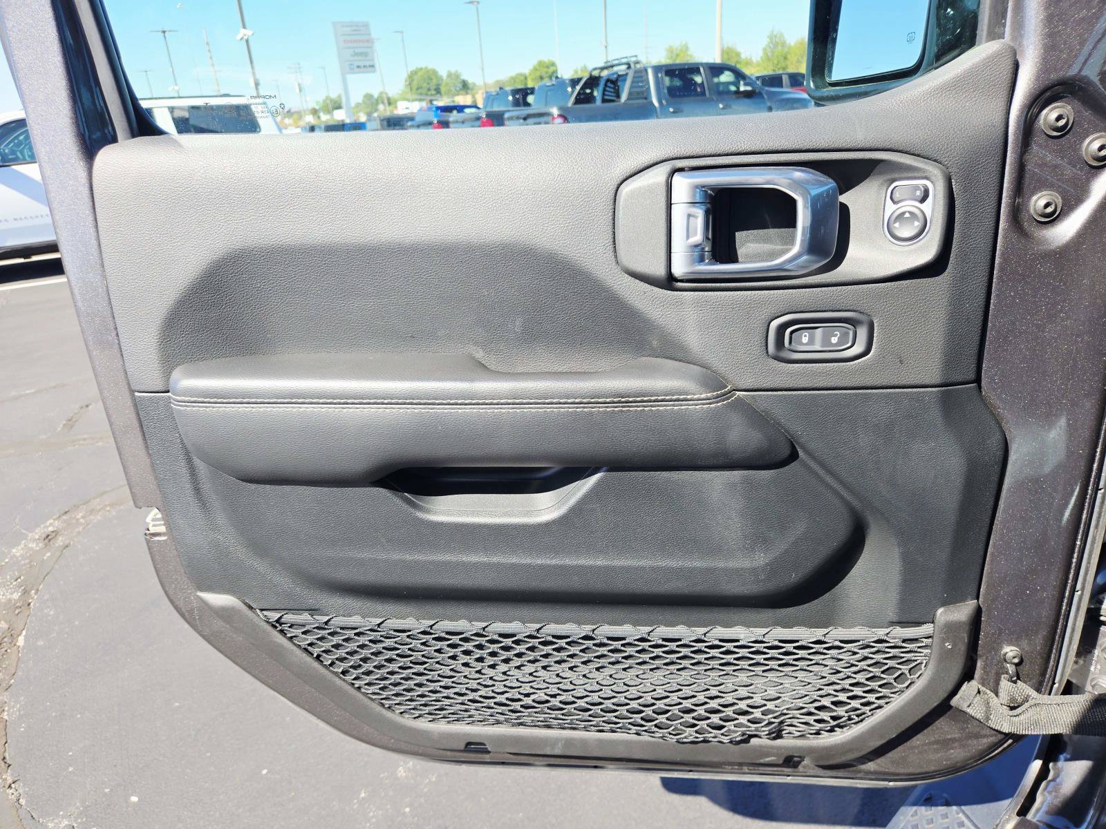 Used 2020 Jeep Gladiator Overland w/ Popular Equipment Package AWD/4WD image 39