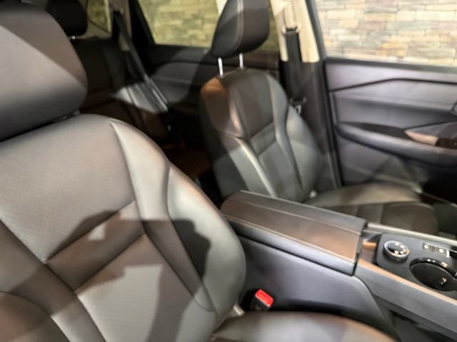 Certified 2025 Nissan Rogue SV w/ SV Premium Package AWD/4WD image 32