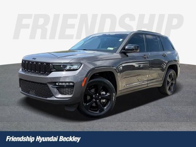 Used 2024 Jeep Grand Cherokee Limited w/ Black Appearance Package