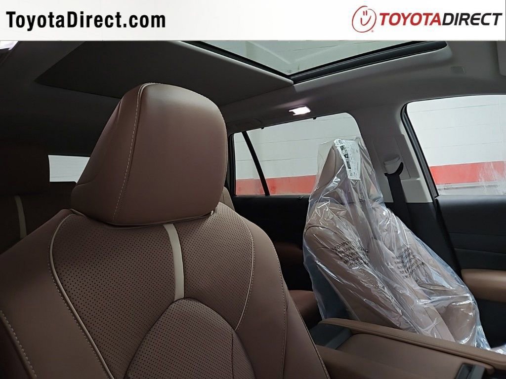 New 2026 Toyota Grand Highlander Platinum image 26