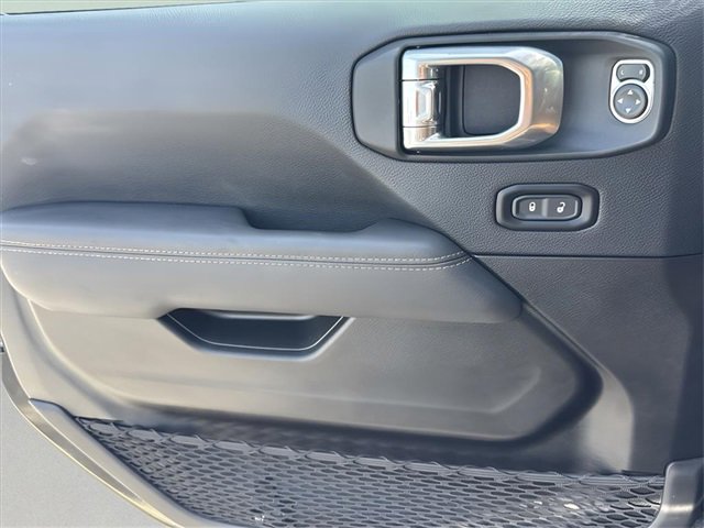 Used 2023 Jeep Gladiator Overland image 16