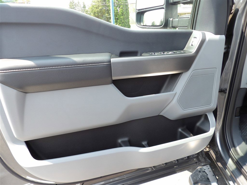 New 2025 Ford F350 XLT w/ FX4 Off-Road Package image 15