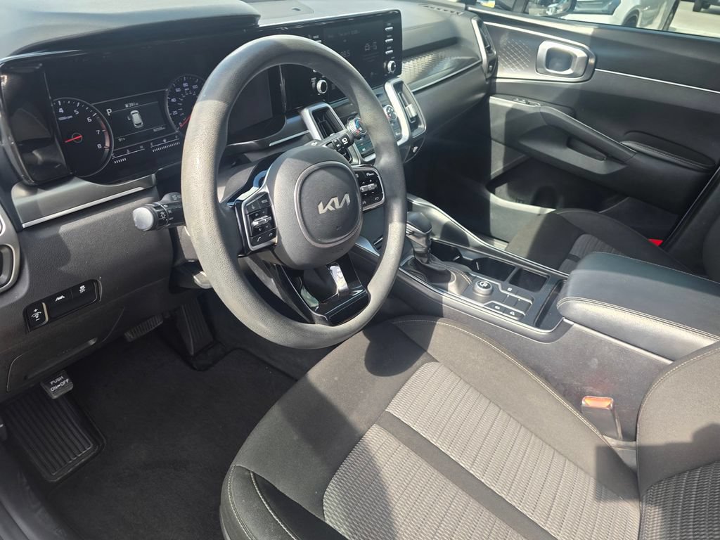 Used 2022 Kia Sorento LX FWD image 21