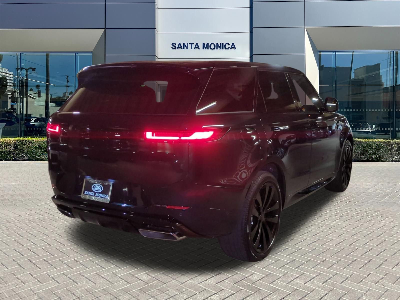 New 2026 Land Rover Range Rover Sport Dynamic SE AWD/4WD image 5