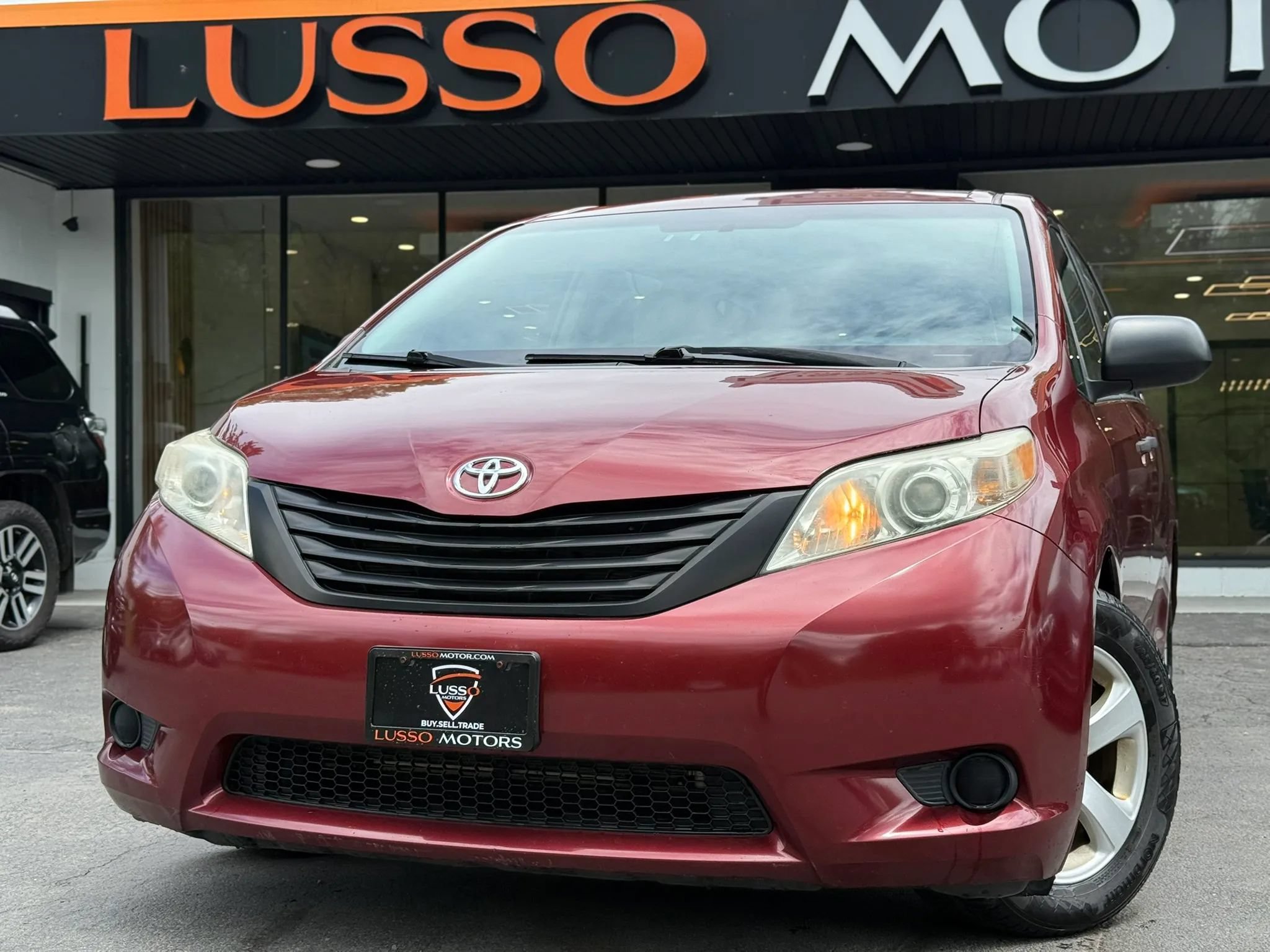 Used 2013 Toyota Sienna L FWD image 1