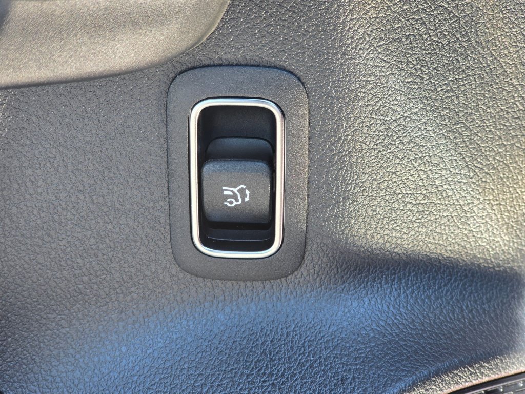 Used 2026 Mercedes-Benz GLA 250 4MATIC image 35