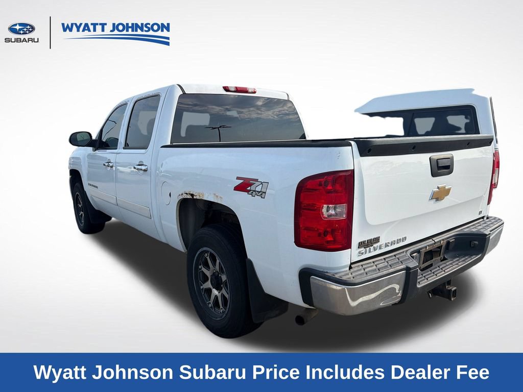 Used 2007 Chevrolet Silverado 1500 LT w/ 1LT Convenience Package AWD/4WD image 3