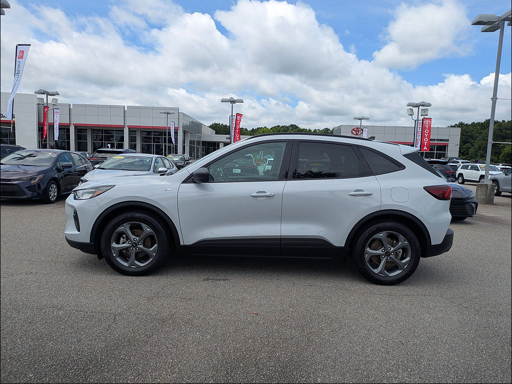 Used 2025 Ford Escape ST-Line FWD image 6