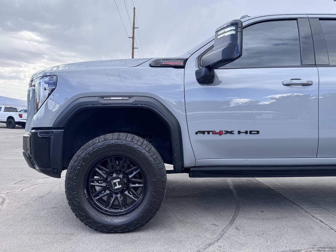 Used 2024 GMC Sierra 2500 AT4X AWD/4WD image 13