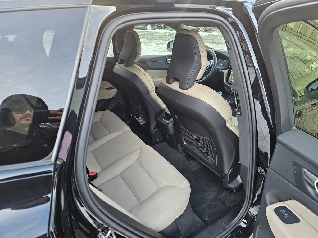 Certified 2026 Volvo XC60 B5 Core w/ Protection Package Premier image 9