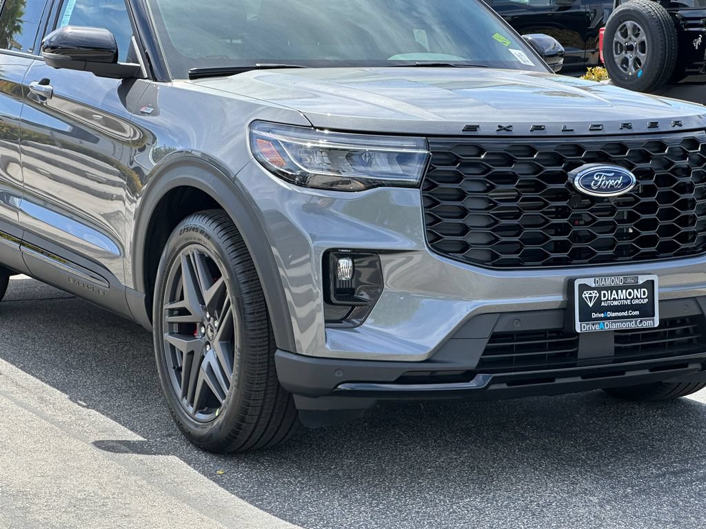 New 2026 Ford Explorer ST-Line w/ ST-Line Street Pack RWD image 11