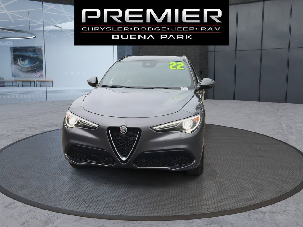 Used 2022 Alfa Romeo Stelvio Ti image 3