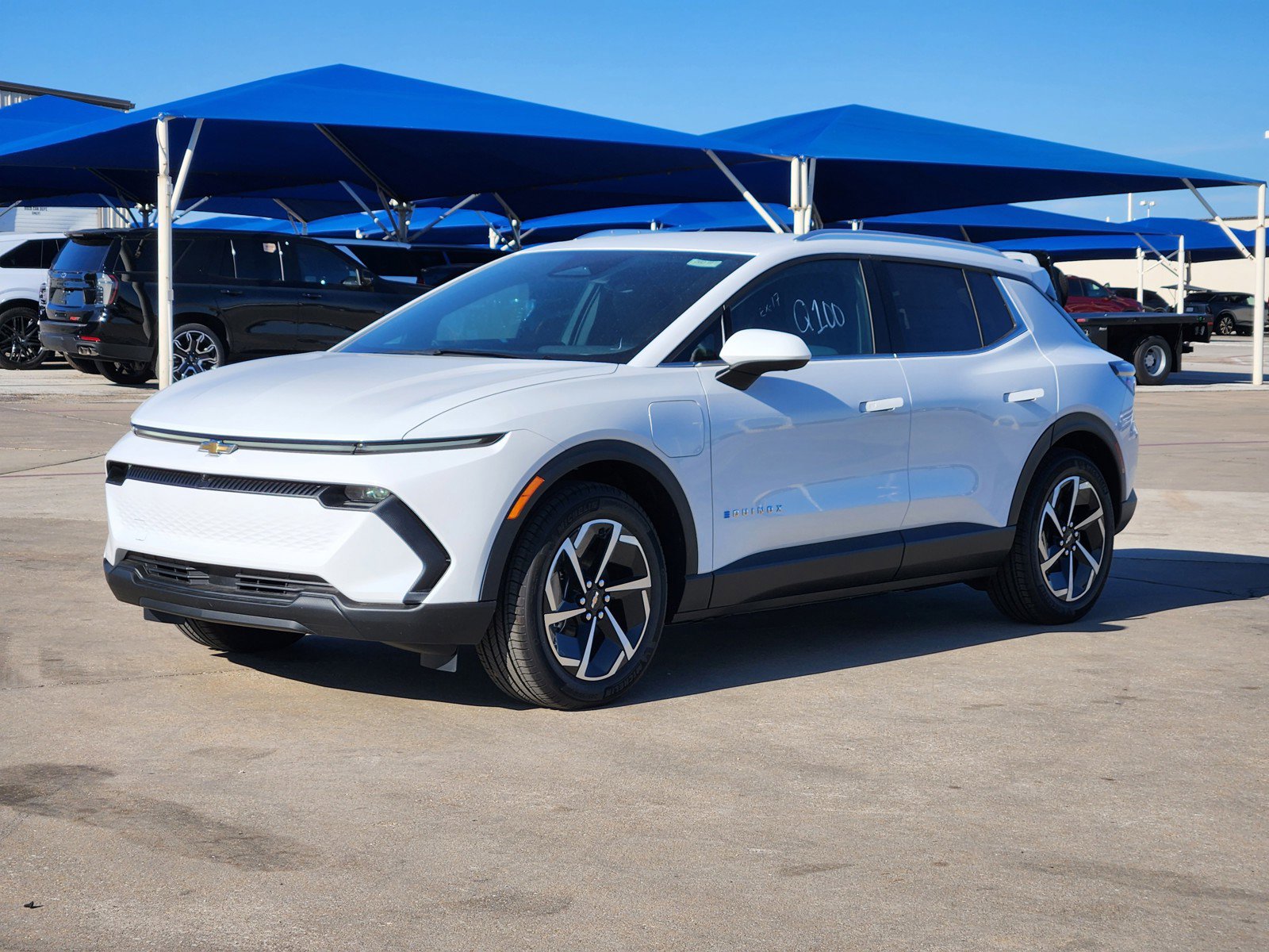 New 2026 Chevrolet Equinox EV LT image 2