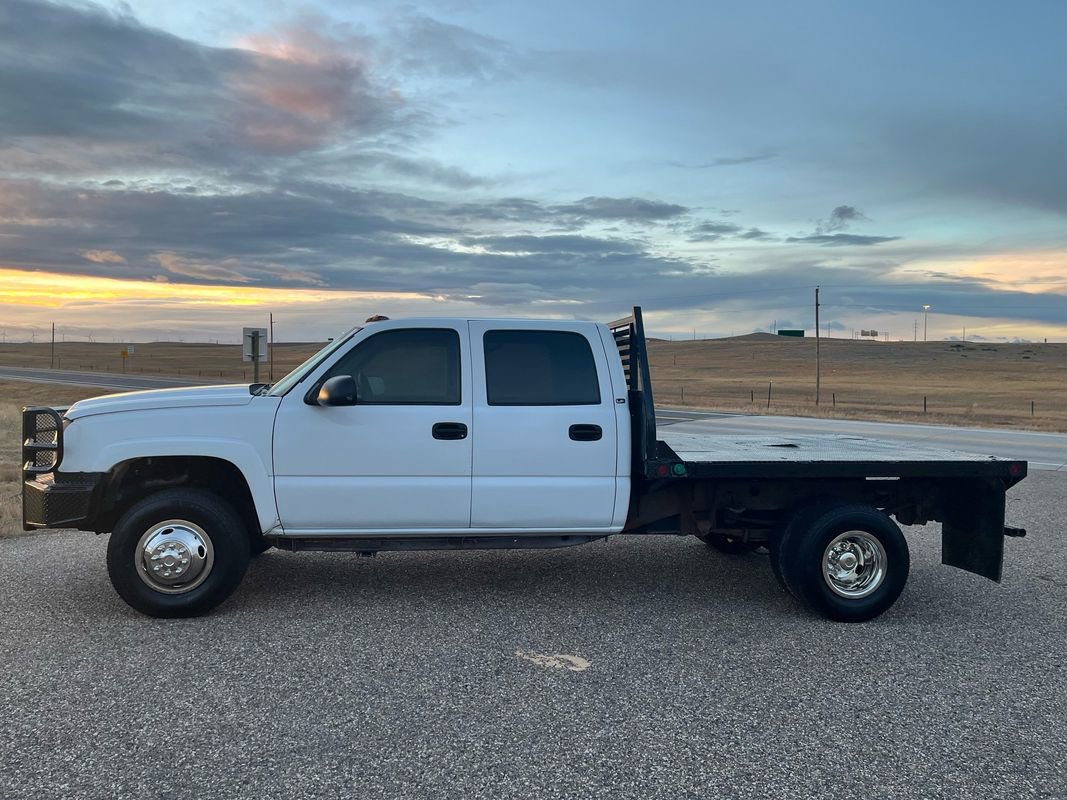 Used 2005 Chevrolet Silverado 3500 LS w/ Skid Plate Package image 2