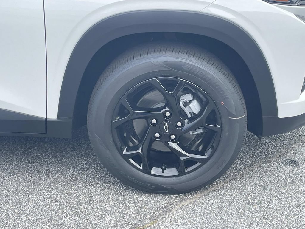 New 2026 Chevrolet Trax LT w/ Driver Confidence Package FWD image 9