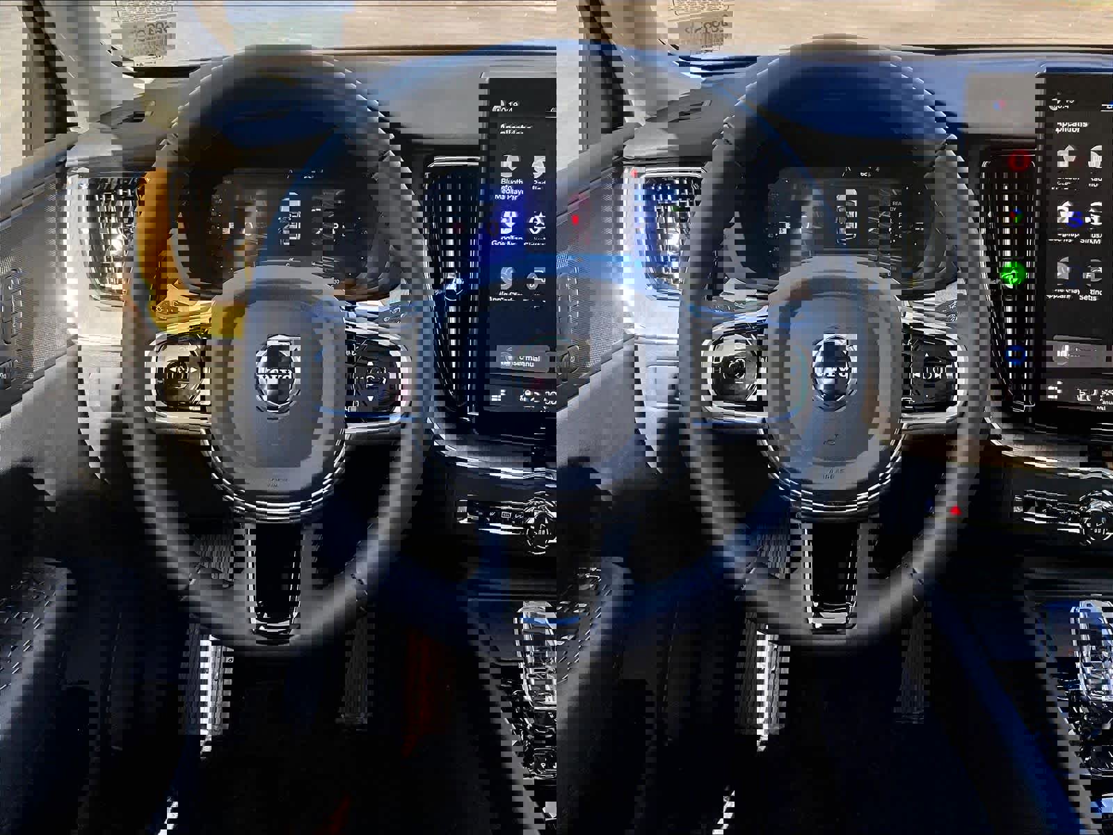 Used 2026 Volvo XC60 T8 Plus w/ Climate Package image 8