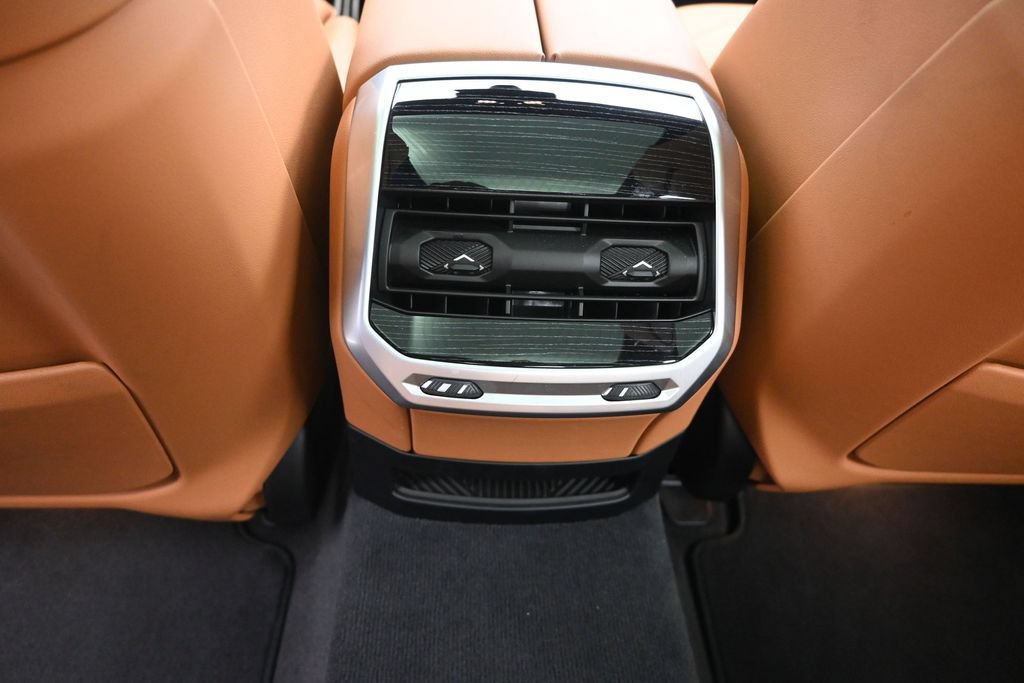 Used 2026 BMW 740i RWD image 18