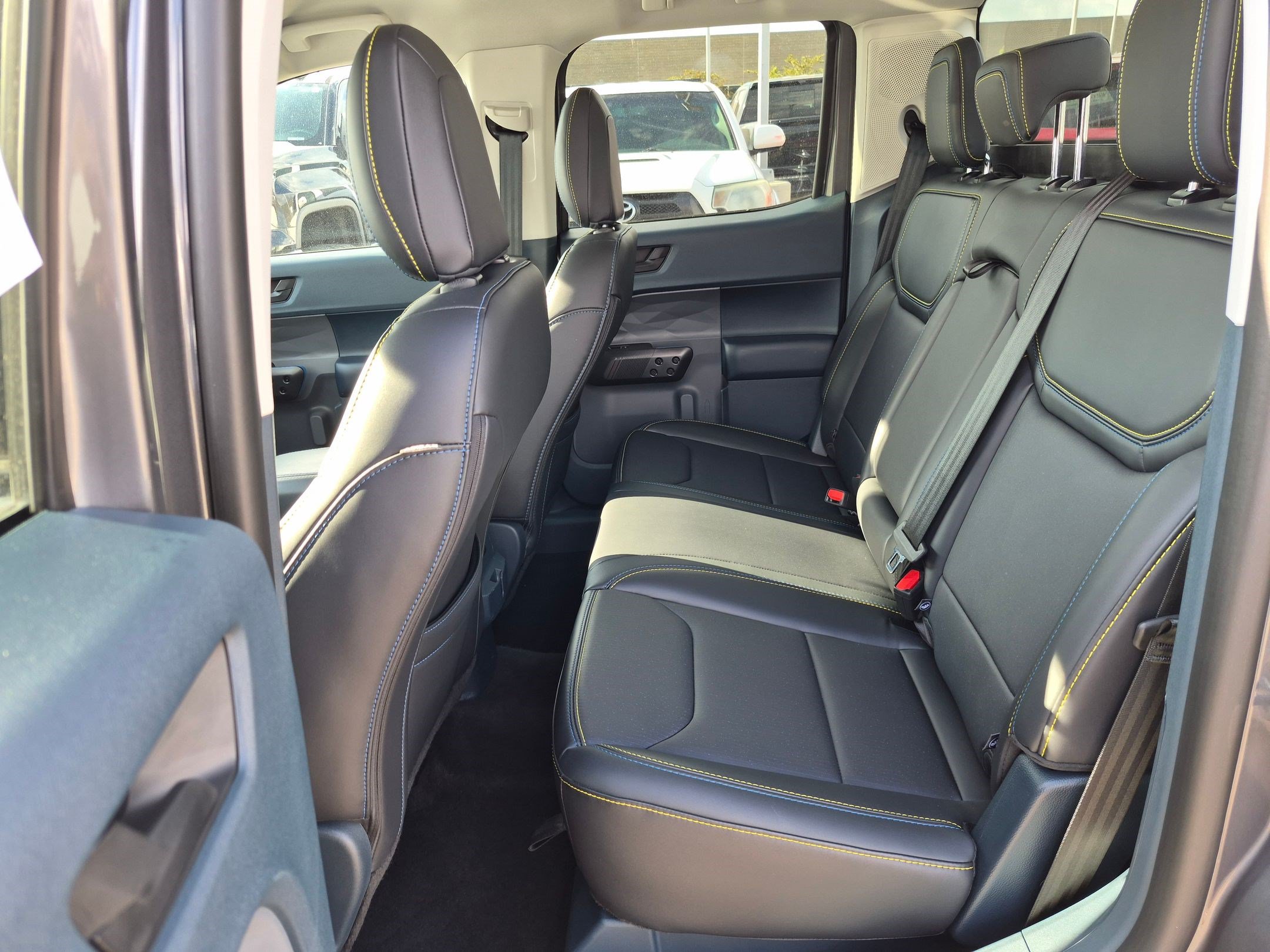 Used 2025 Ford Maverick Lobo AWD/4WD image 26