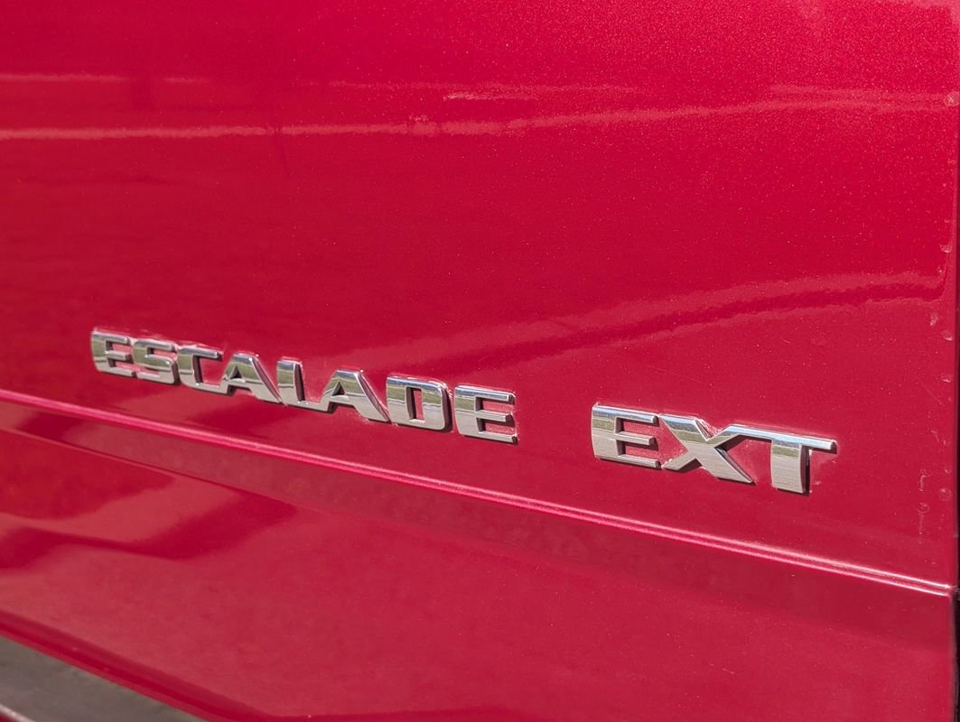 Used 2005 Cadillac Escalade EXT image 31