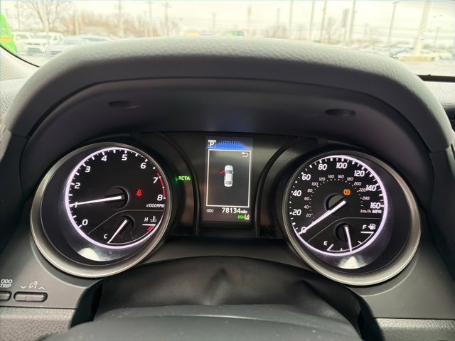 Used 2024 Toyota Camry SE image 12