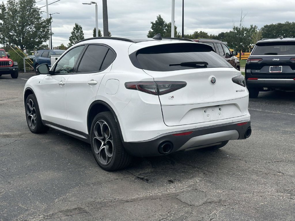 Used 2024 Alfa Romeo Stelvio Ti AWD/4WD image 6