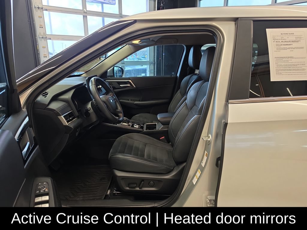 Used 2024 Mitsubishi Outlander SE Black Edition FWD image 13