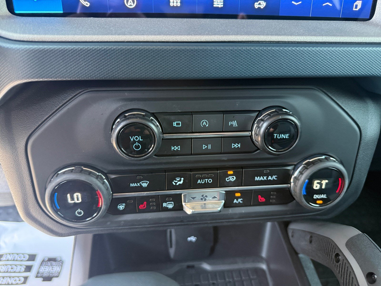 Used 2024 Ford Bronco Outer Banks AWD/4WD image 12