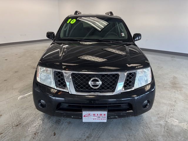 Used 2010 Nissan Pathfinder SE video 3