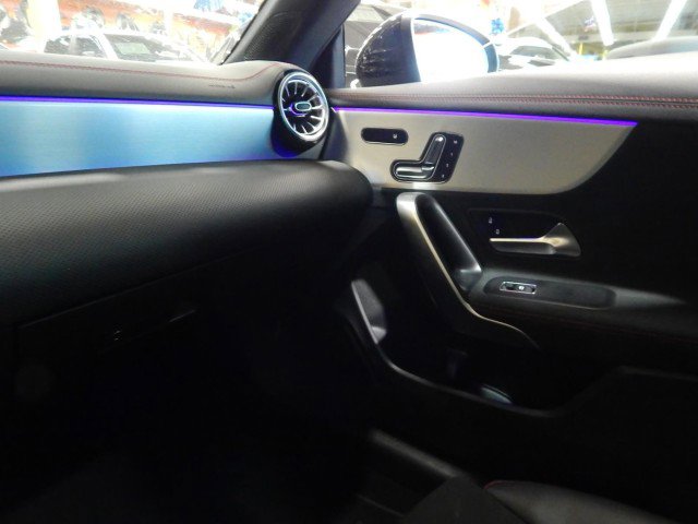 Used 2023 Mercedes-Benz CLA 250 4MATIC image 24