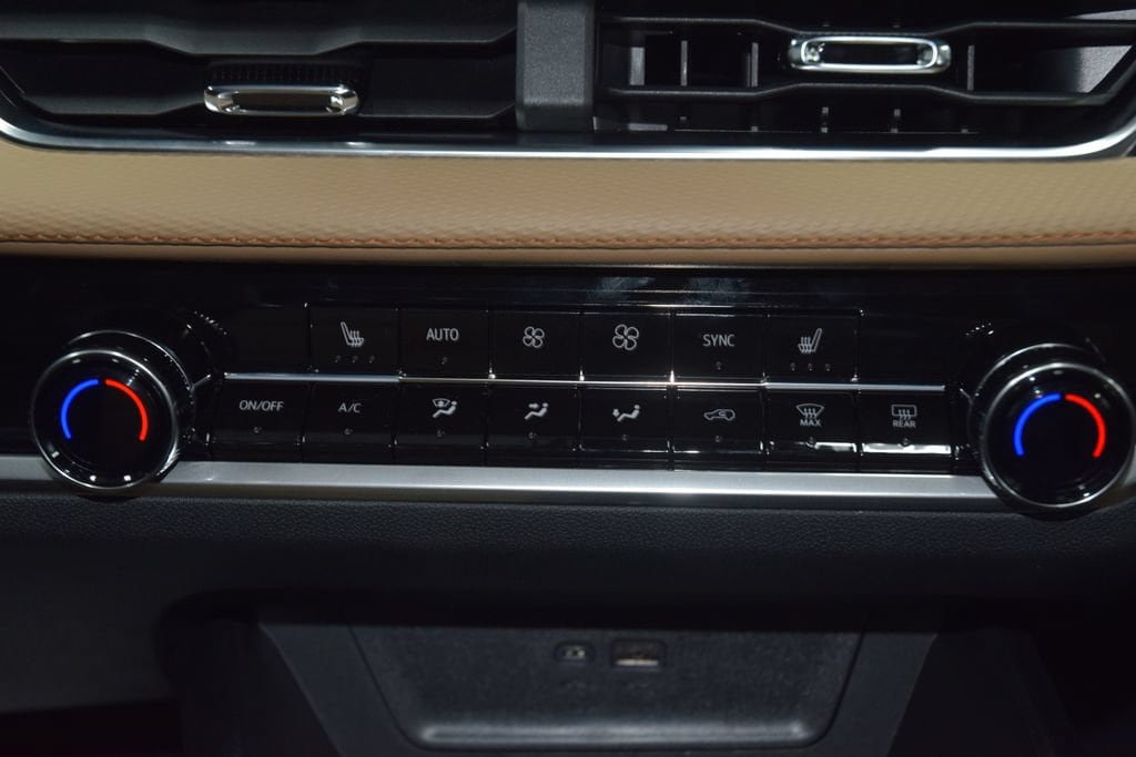 New 2027 Chevrolet Equinox ACTIV w/ Safety and Technology Package FWD image 33