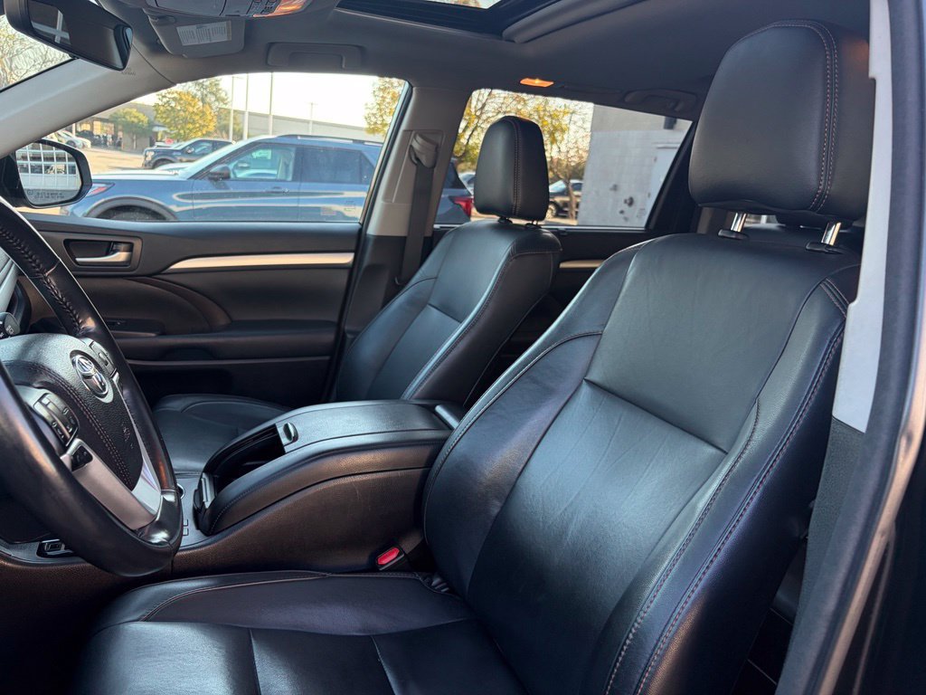 Used 2018 Toyota Highlander XLE w/ Protection Package #3 AWD/4WD image 12