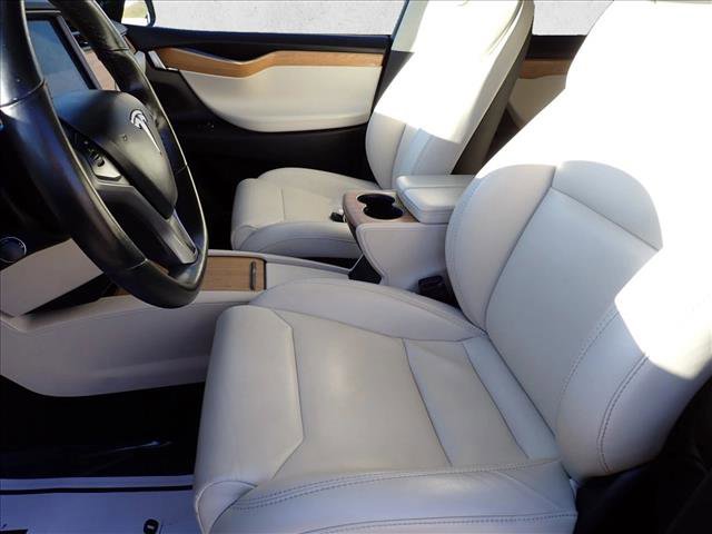 Used 2018 Tesla Model X 75D image 12