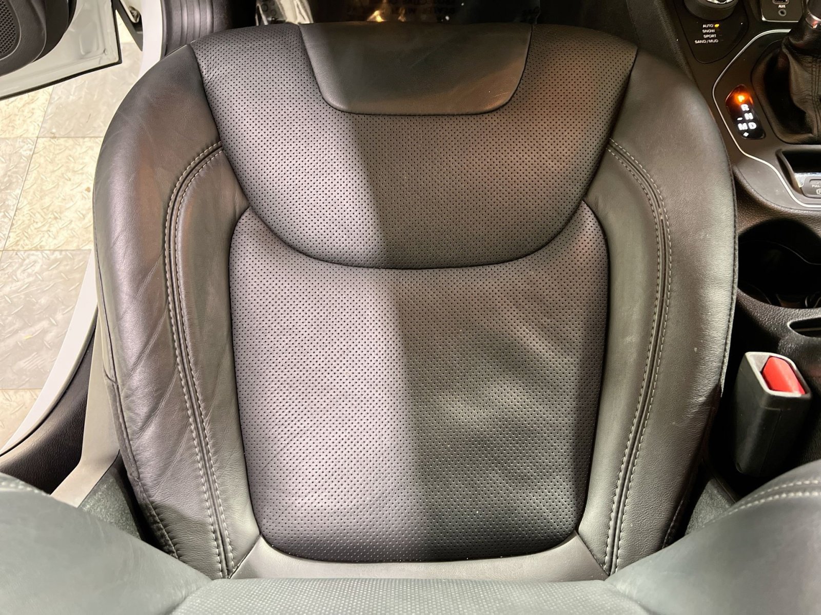 Used 2021 Jeep Cherokee Latitude Lux w/ Sun & Sound Group image 21