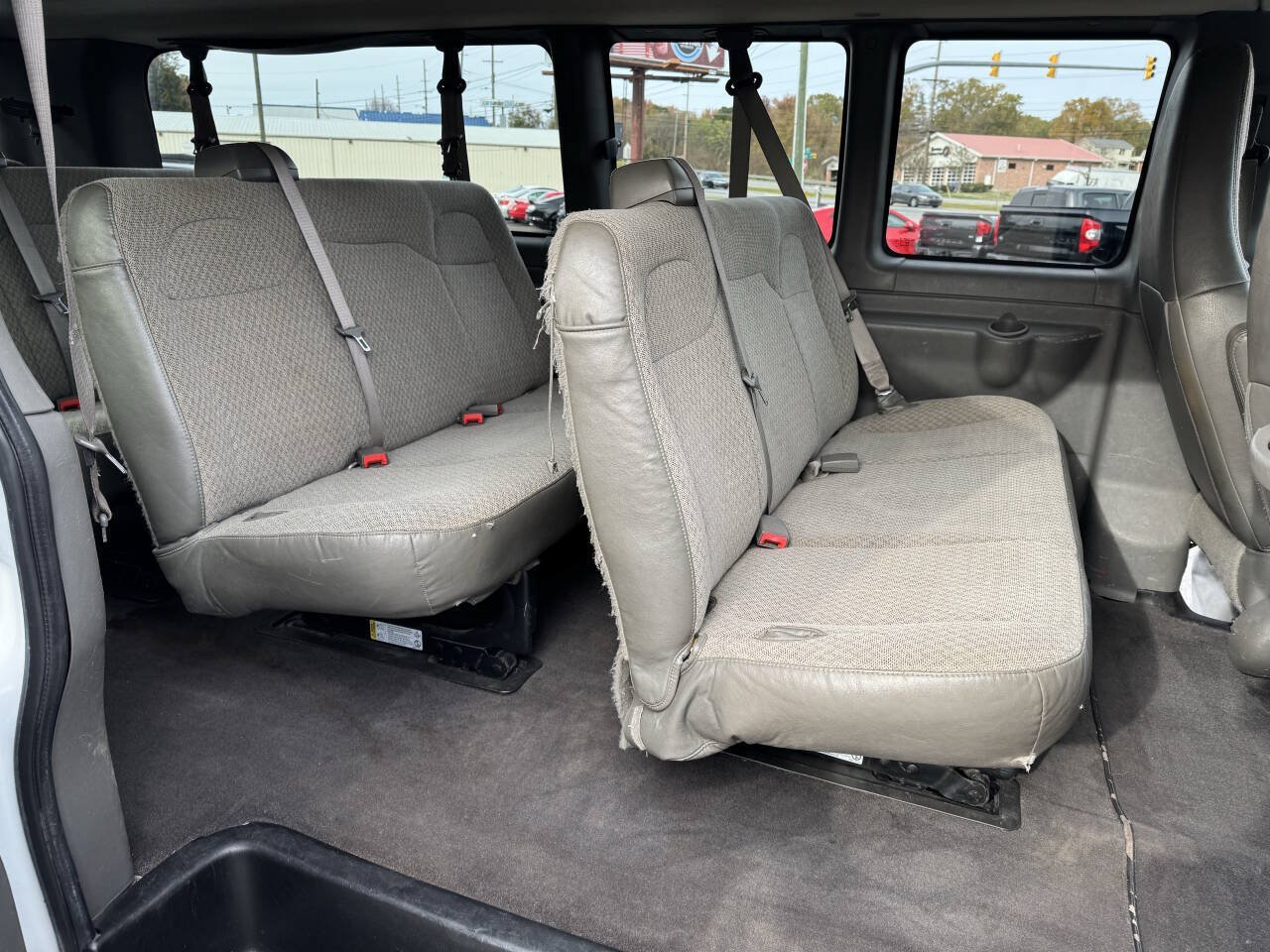 Used 2019 Chevrolet Express 3500 LS RWD image 7