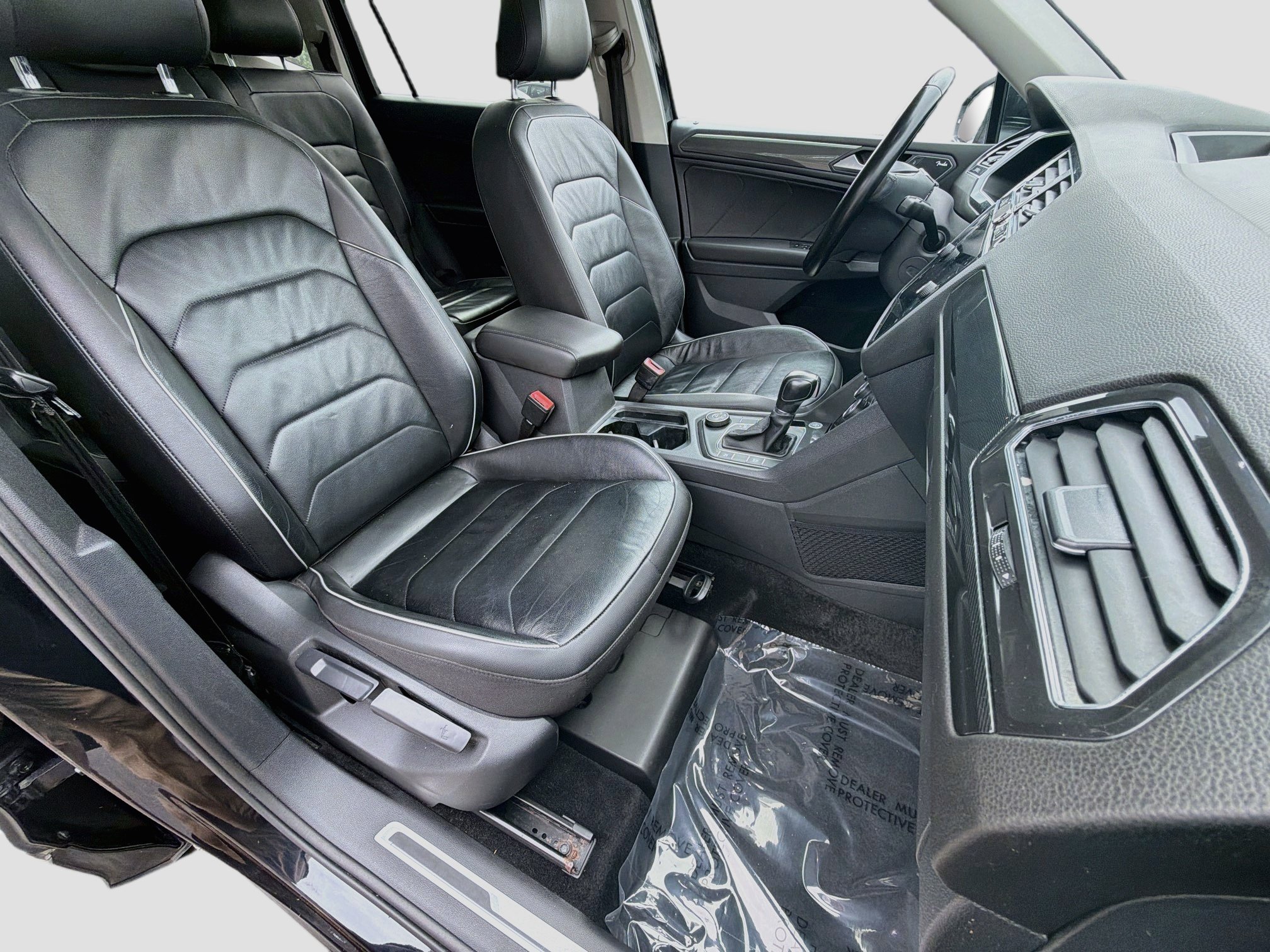 Used 2019 Volkswagen Tiguan SEL Premium w/ 3rd Row Seat Package AWD/4WD image 14