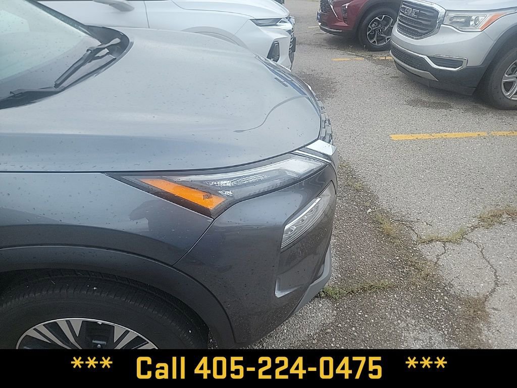 Used 2023 Nissan Rogue SV image 28