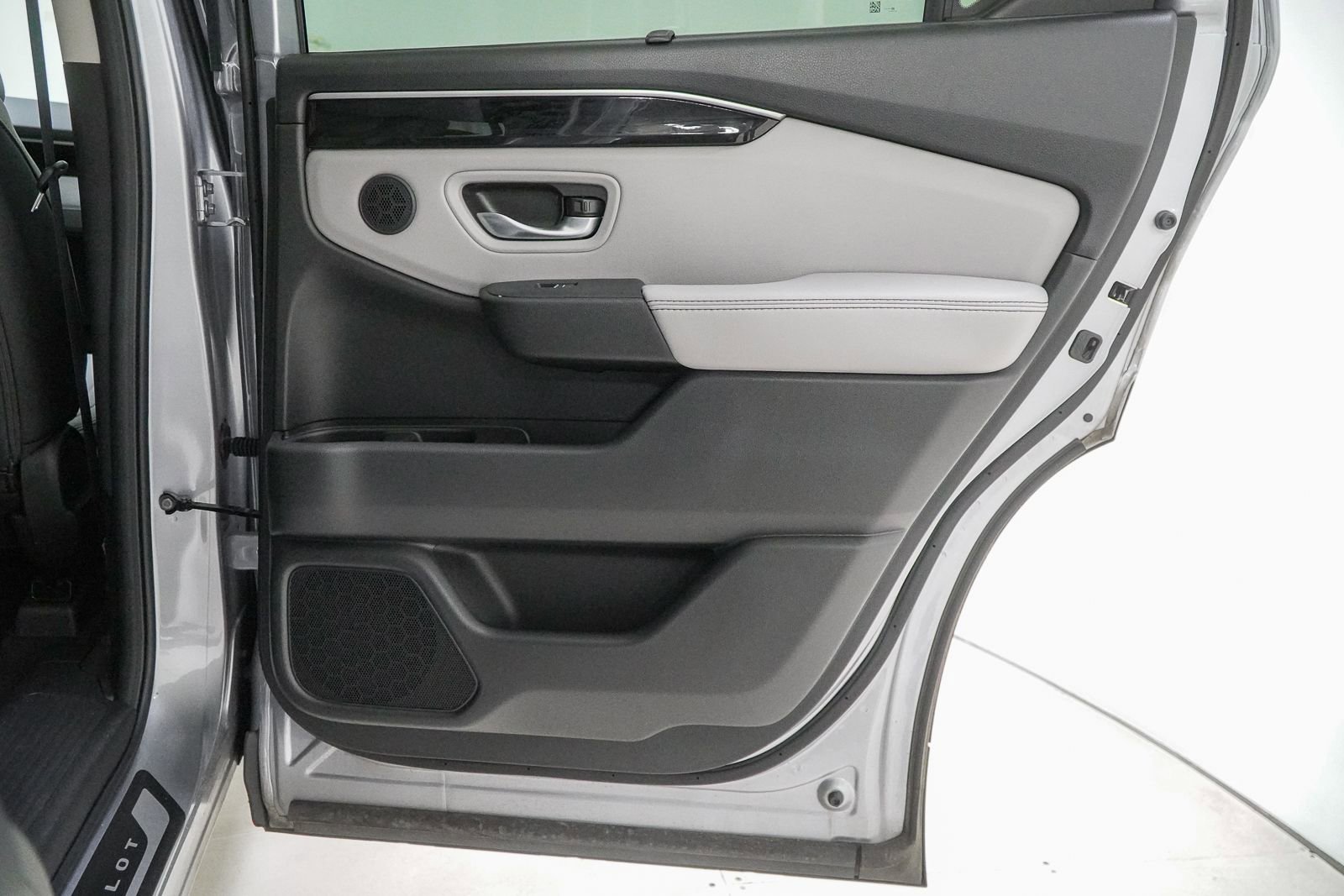 Certified 2025 Honda Pilot Touring image 40
