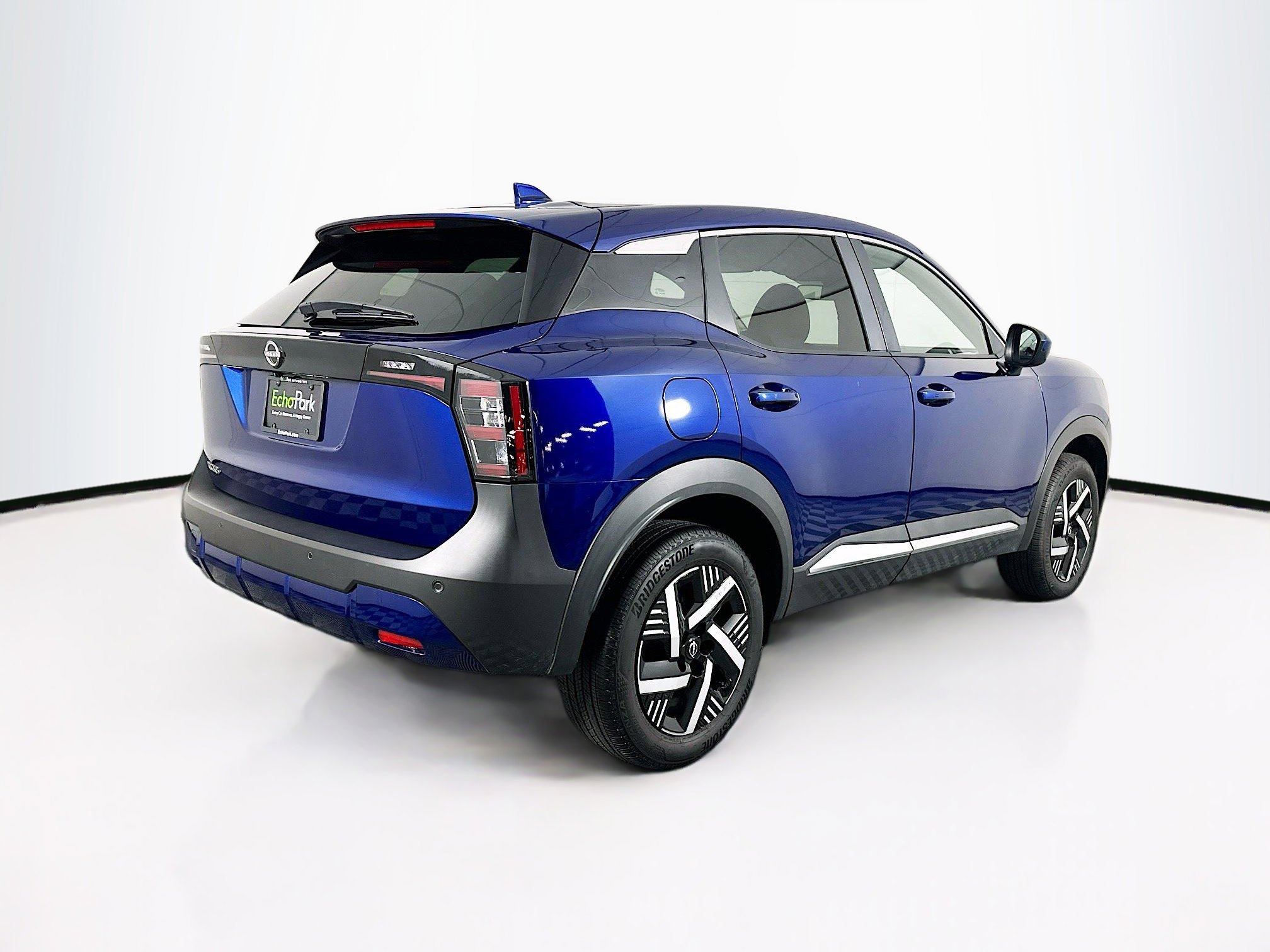 Used 2025 Nissan Kicks SV image 9