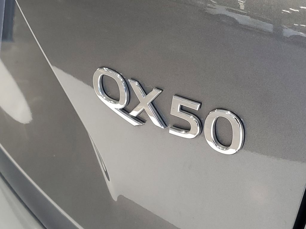 Used 2020 INFINITI QX50 Sensory w/ Proactive Package AWD/4WD image 8