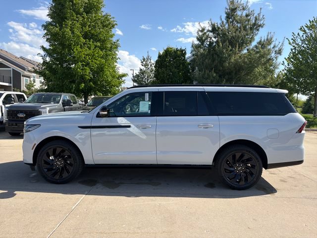 New 2026 Lincoln Navigator L Reserve w/ Jet Appearance Package AWD/4WD image 9