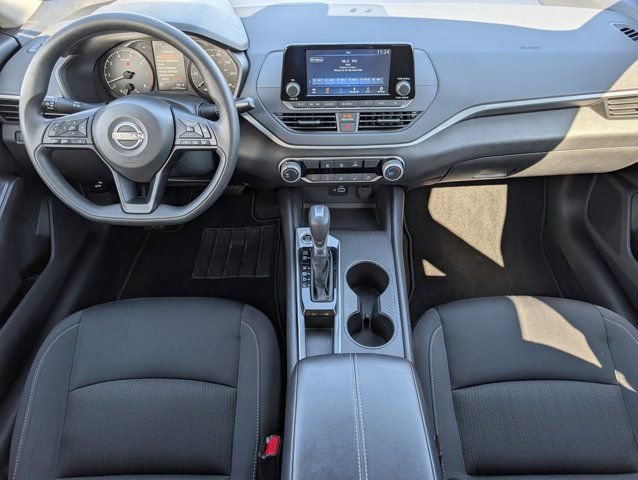 Used 2024 Nissan Altima 2.5 S image 5