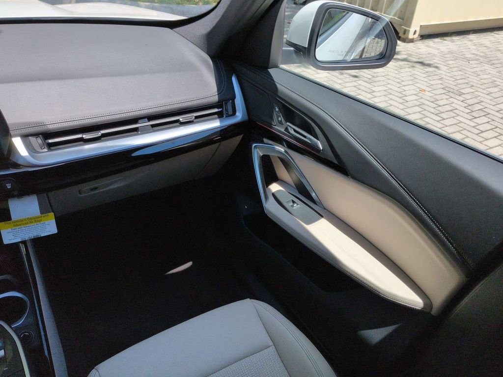 New 2025 BMW X1 xDrive28i w/ Convenience Package AWD/4WD image 17