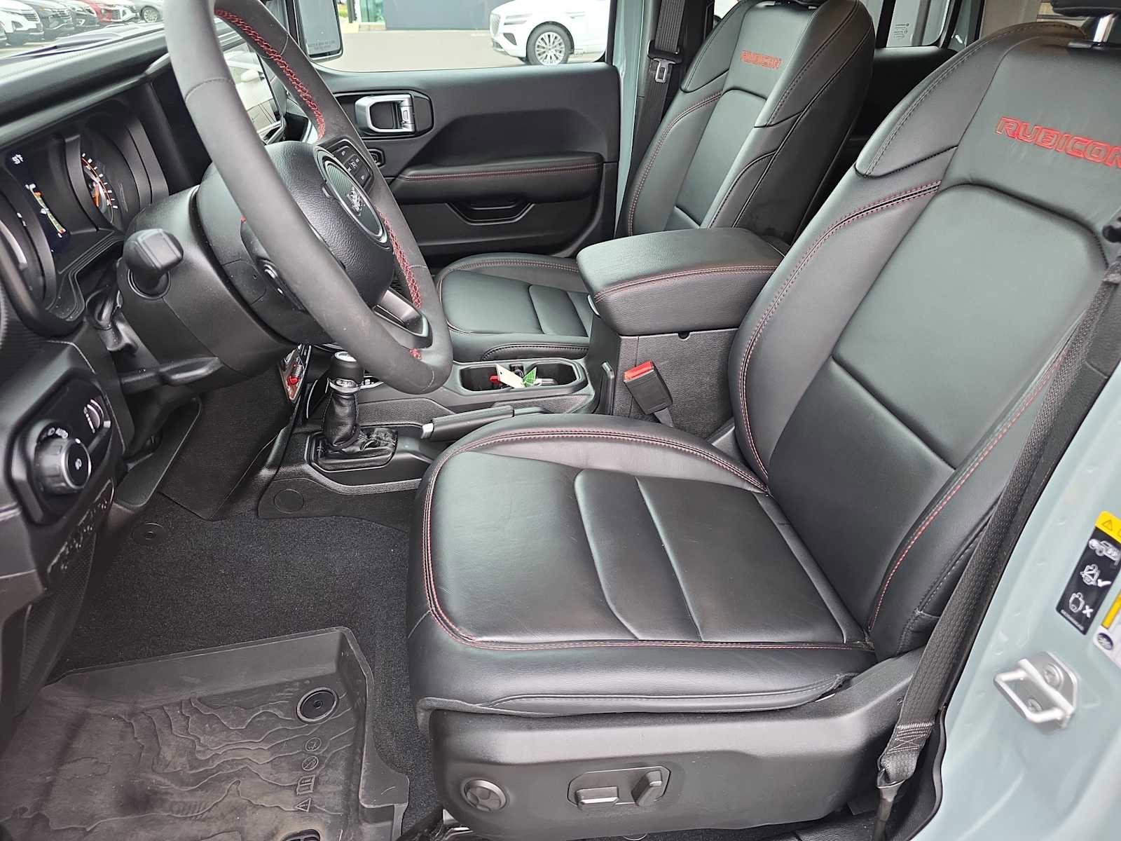 Used 2024 Jeep Wrangler Unlimited Rubicon w/ Technology Group image 18