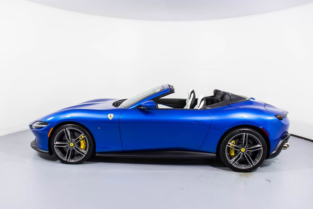 Certified 2025 Ferrari Roma Spider RWD image 9