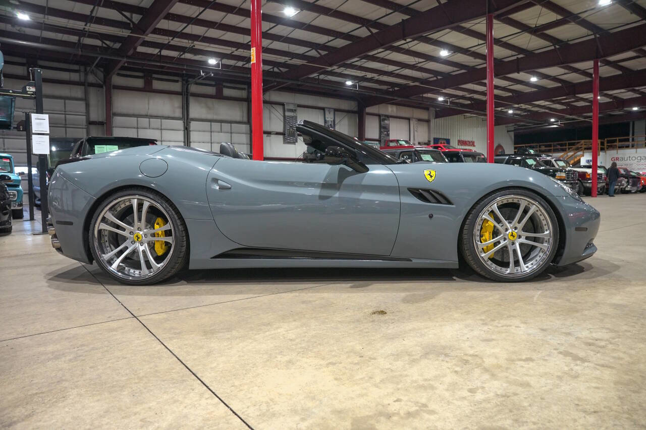 Used 2010 Ferrari California image 10